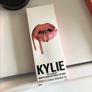 Apricot Kylie Jenner lip kit